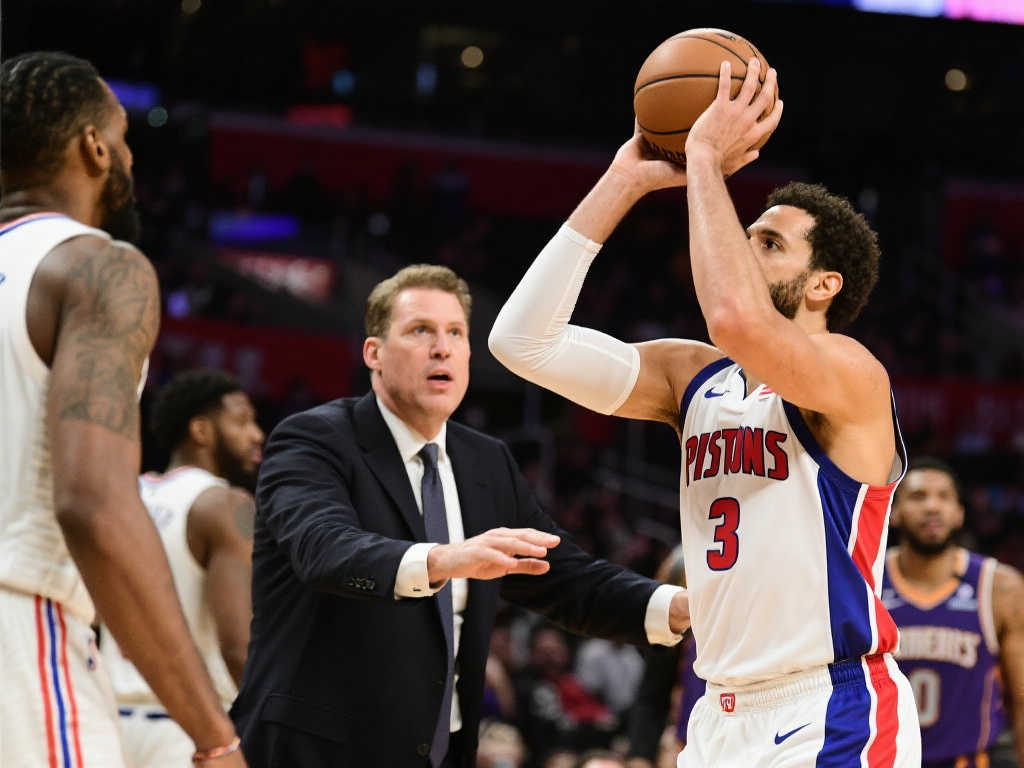 1.36亿3D巨星成湖人噩梦？雷迪克：内线惨遭碾压